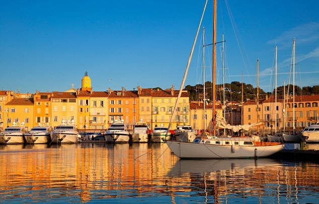 CRUCEROS SAINT-TROPEZ FRANCIA COSTA AZUL CRUCEROS DE LUJO CRUCEROS SAINT-TROPEZ CRUCEROS COSTA AZUL COTE D AZUR CROISIERES LUXURY CRUISES FRANCE CREUERS FRANÇA CRUCEROS BARCO PEQUEÑO